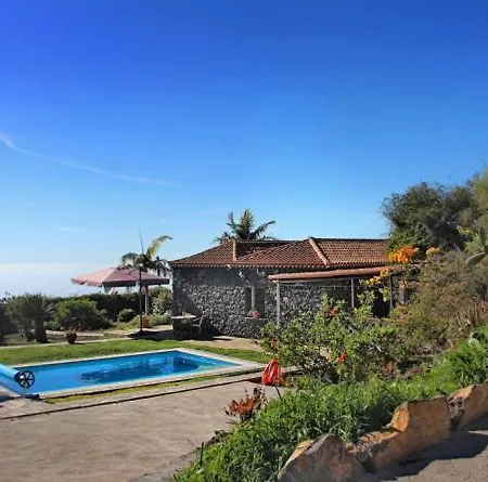 Climatized Pool Free Wifi Pareditas
