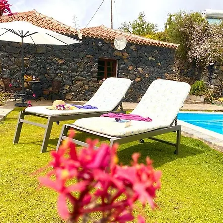 Climatized Pool Free Wifi Pareditas بيت للعطل